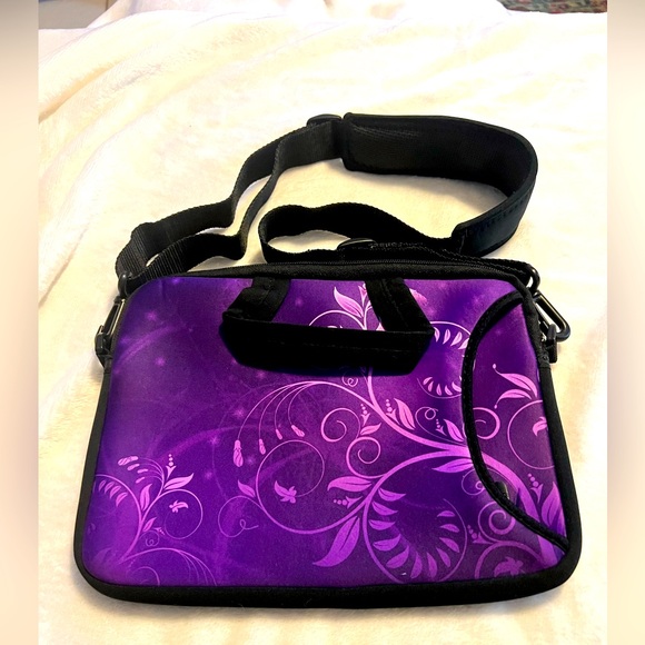 8x10 inch purple neoprene tablet case with padded shoulder strap - Picture 1 of 11